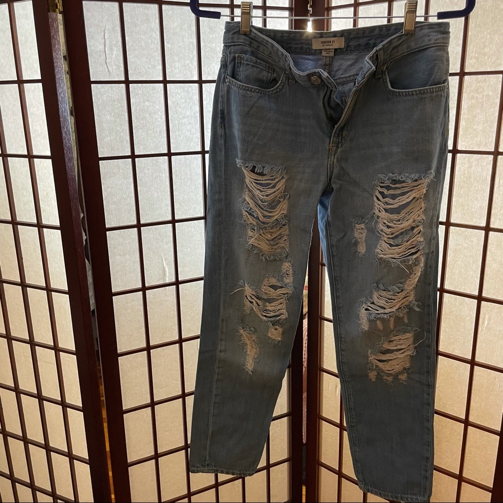 Forever 21 light blue jeans. Size 28.